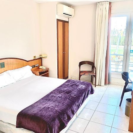 Hotel Arumi Santa Eugenia de Berga Екстериор снимка