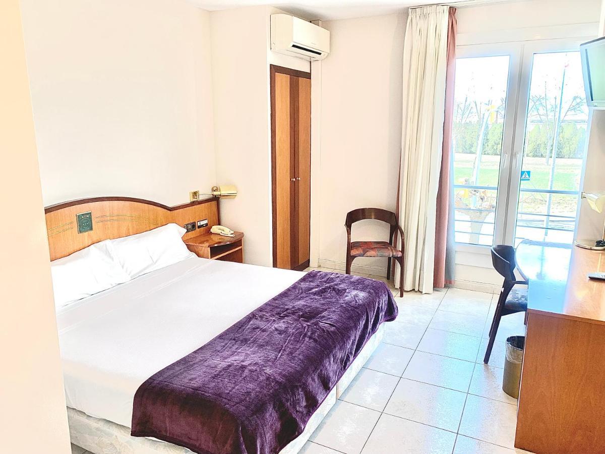 Hotel Arumi Santa Eugenia de Berga Екстериор снимка